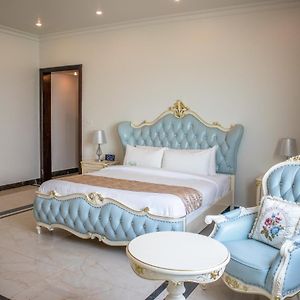 Luxury Suite